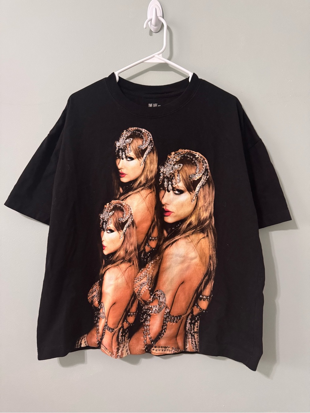 Taylor Swift The Life of A Showgirl Black Short Sleeve Crew Shirt Size M